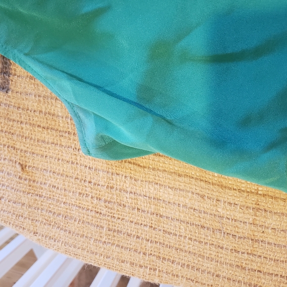 Banana Republic 100% Silk Sleeveless button up XS - Picture 9 of 15